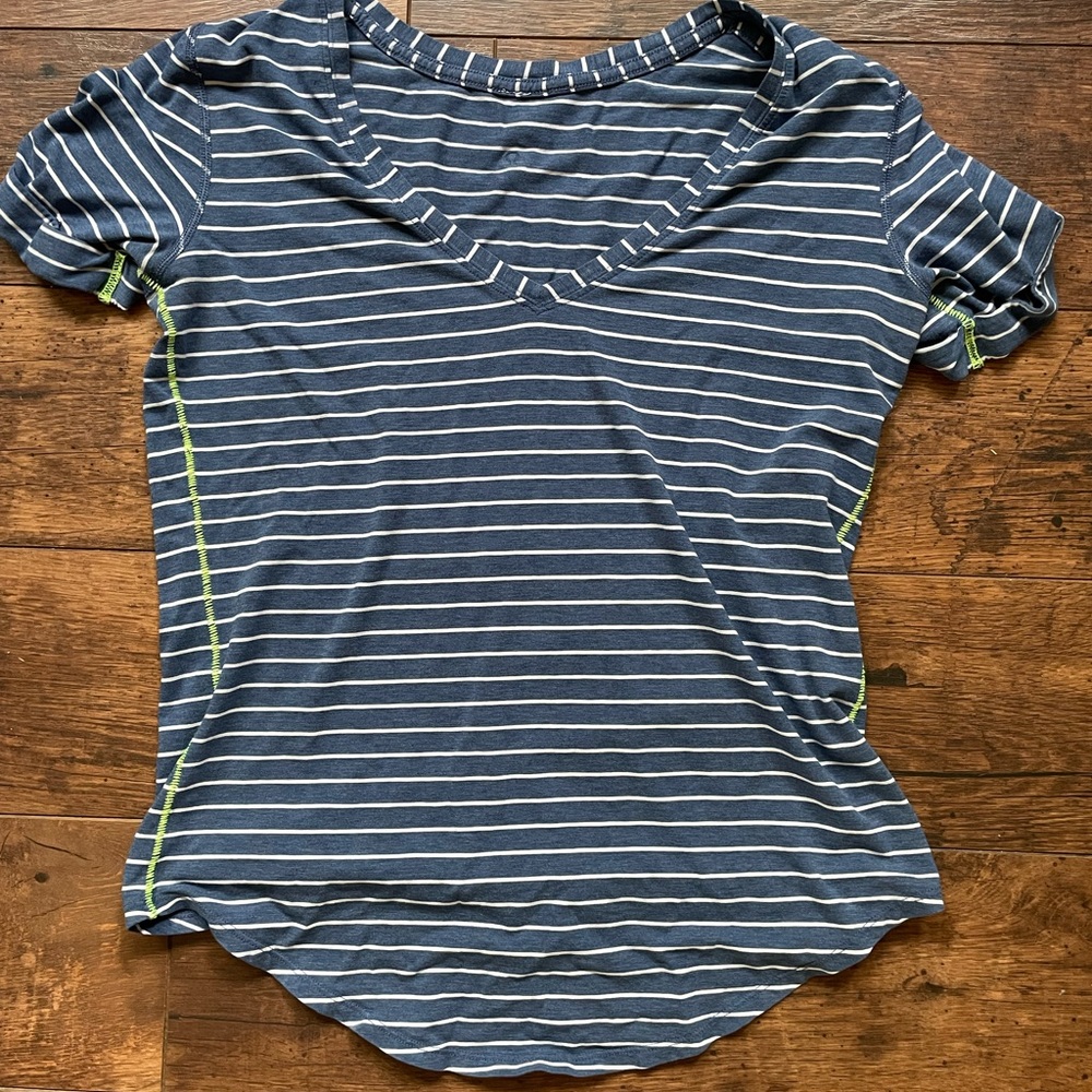 Lululemon love tee size 6